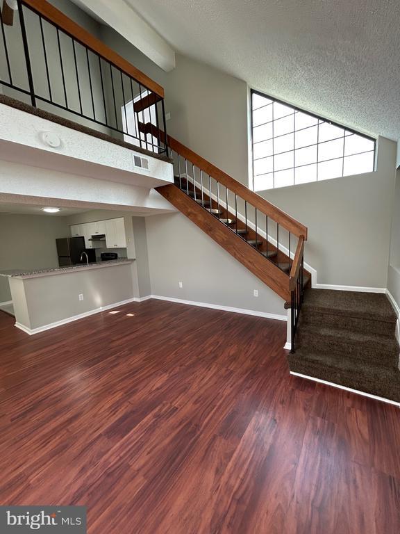 Foto del edificio - 14103 Lauren Ln