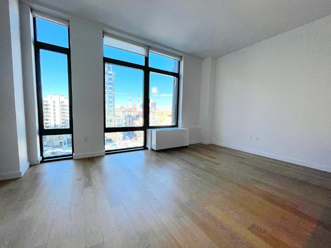 Building Photo - 41-07 Crescent St