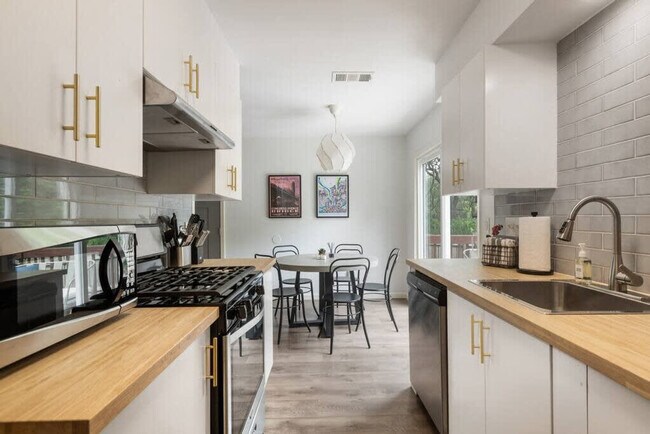 Foto del edificio - 802 Ramble Ln