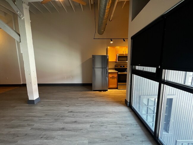 Interior Photo - Station House | Near The Loop