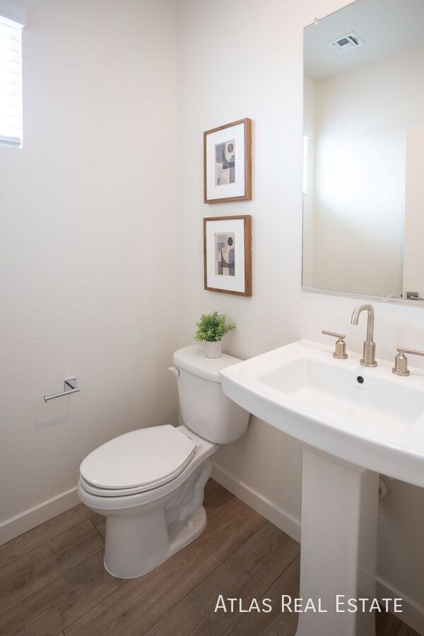 Foto del edificio - 1120 W Villa Theresa Dr