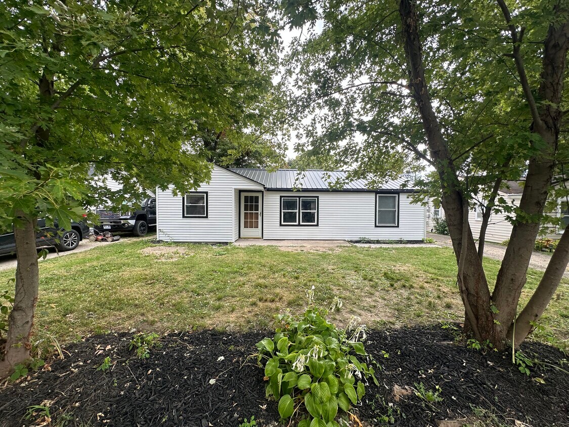 Foto principal - 1618 S Oakdale Dr