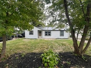 Building Photo - 1618 S Oakdale Dr