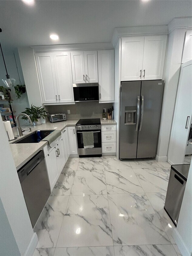 Foto principal - 711 SW 122nd Ave