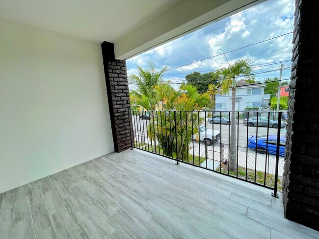 Foto del edificio - 455 NE 62nd St