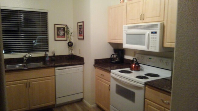 Foto del edificio - 9600 N 96th St