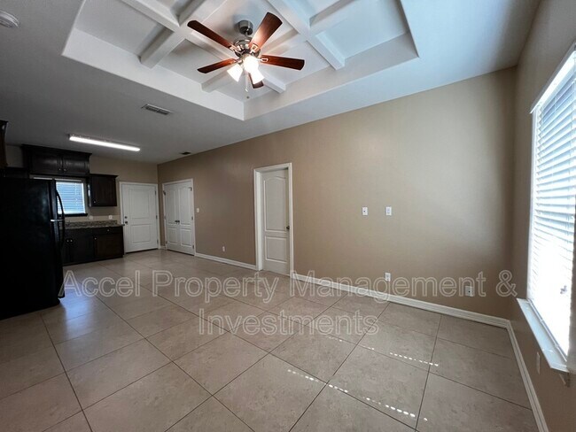 Foto del edificio - 2600 E Garfield Ave