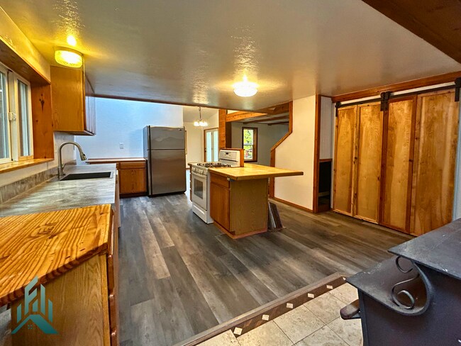 Foto del edificio - Peaceful Home Among the Evergreens in Eddy...