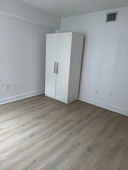 Foto del edificio - 471 NE 25th St