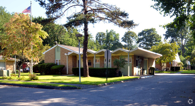 Foto del edificio - Pine Tree Apartments