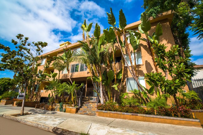 Foto del edificio - 1825 N Cherokee Ave