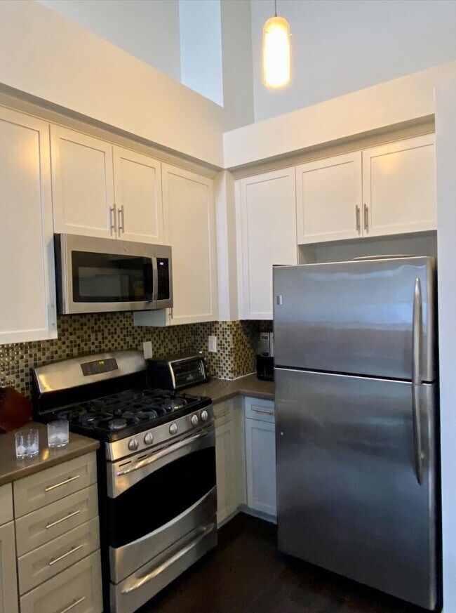 Foto del edificio - 7320 Hawthorn Ave