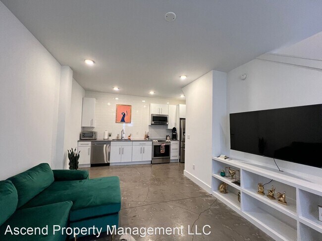 Building Photo - 1 br, 1 bath House - 504 E Main St  Unit 102