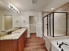 Building Photo - 657 Pemberton Dr