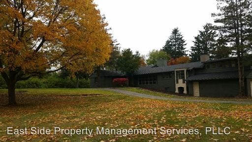 Building Photo - 301 Manor Rd