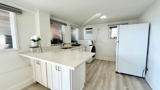 Photo - NEW PRICE - Newly Renovated Studio with 1 Bath & Washer/Dryer in Maunalani Heights! House
