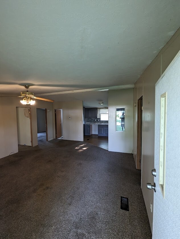 Building Photo - 605 N Joplin St