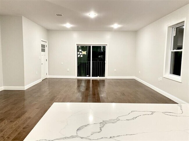 Foto del edificio - 9 E 37TH St