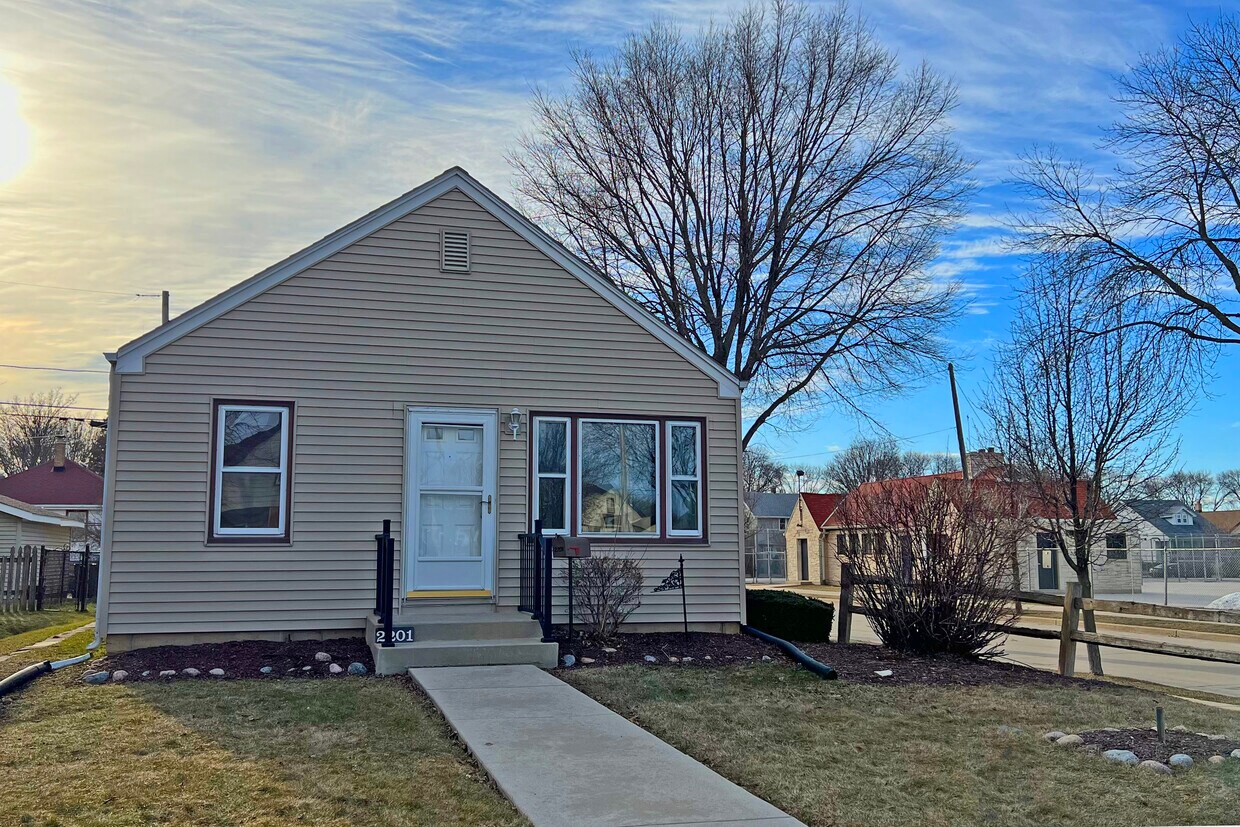 Front - 2201 S 73rd St