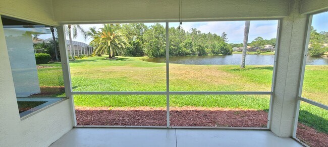 Foto del edificio - 1062 Crystal Creek Dr