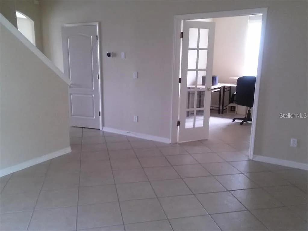 Primary Photo - 15117 Searobbin Dr