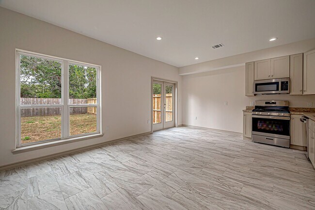 Foto del edificio - 5530 Hirondel