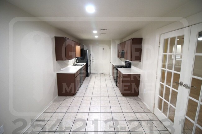 Foto del edificio - Gorgeous 4-Bedroom, 2-Bath home now availa...