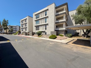 Building Photo - 5110 N 31st Way