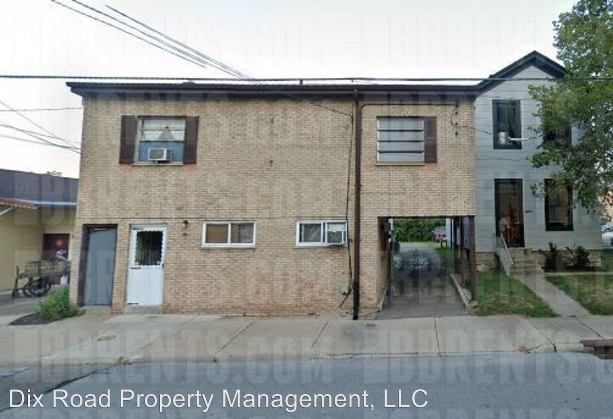 Primary Photo - 11121 Main St