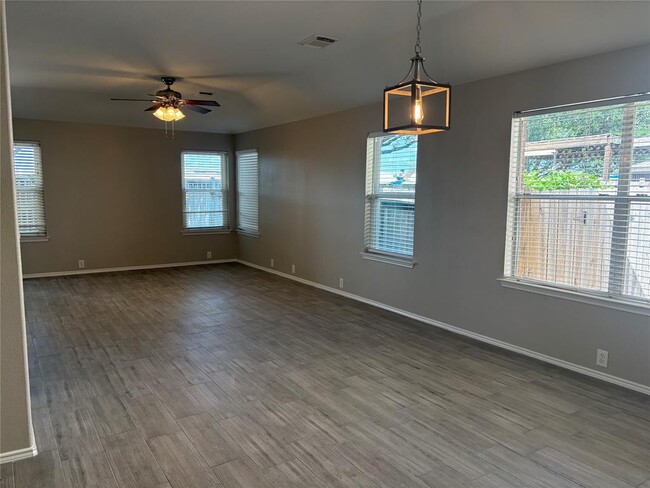 Foto del edificio - 19146 Broadwind Ln