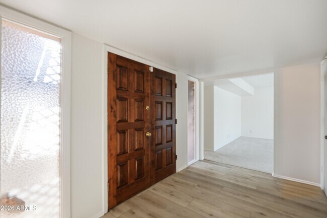 Foto del edificio - 6311 N 74th St