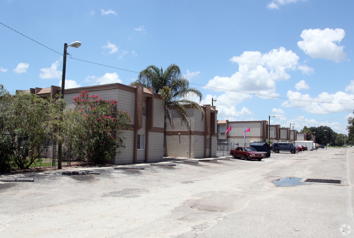 Primary Photo - Regency Manor Apartments