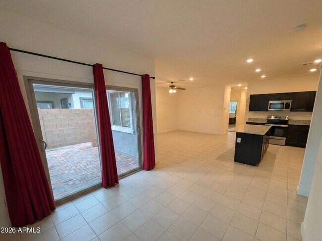 Foto del edificio - 2769 E Fossil Rdg Rd