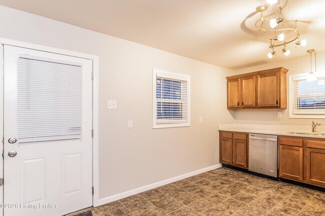 Building Photo - 4034 Franklin Ave