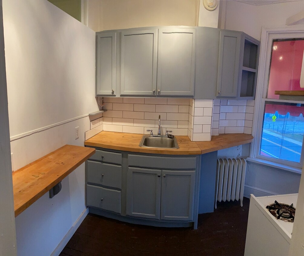 140 W Main St Unit 4, Newark, DE 19711 140 W Main St Newark, DE