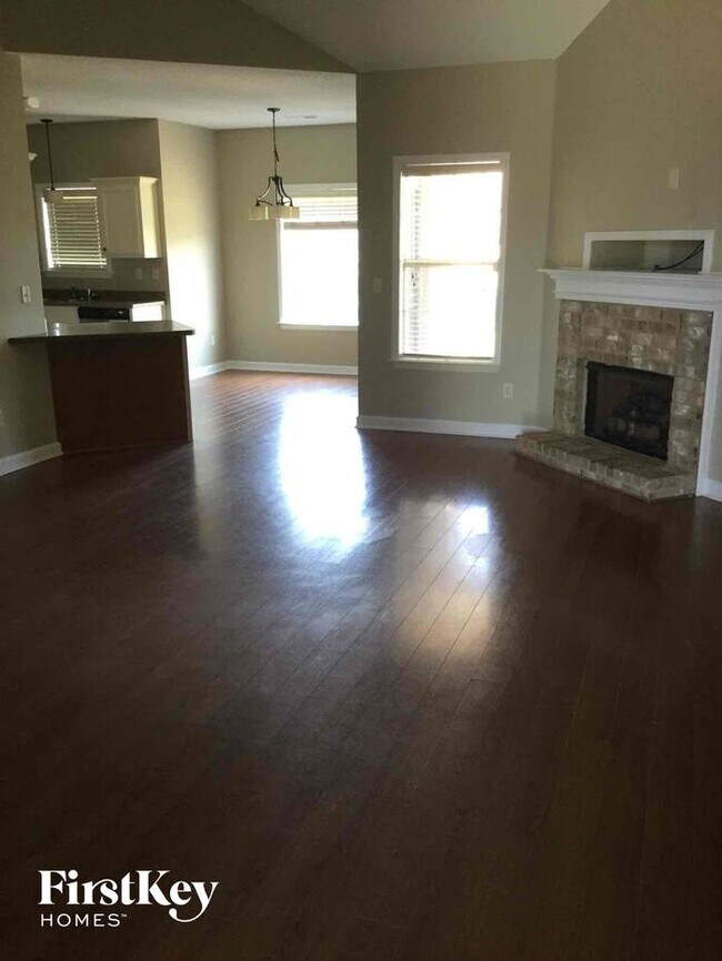 Foto del edificio - 1628 Needle Oak Dr
