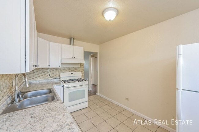 Building Photo - 1463 W Byers Pl