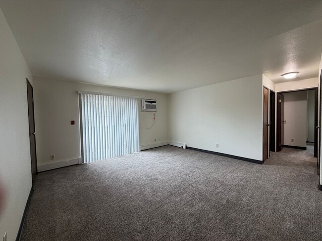 Interior Photo - The Avenue