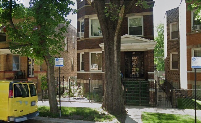 Front - 736 N Homan Ave