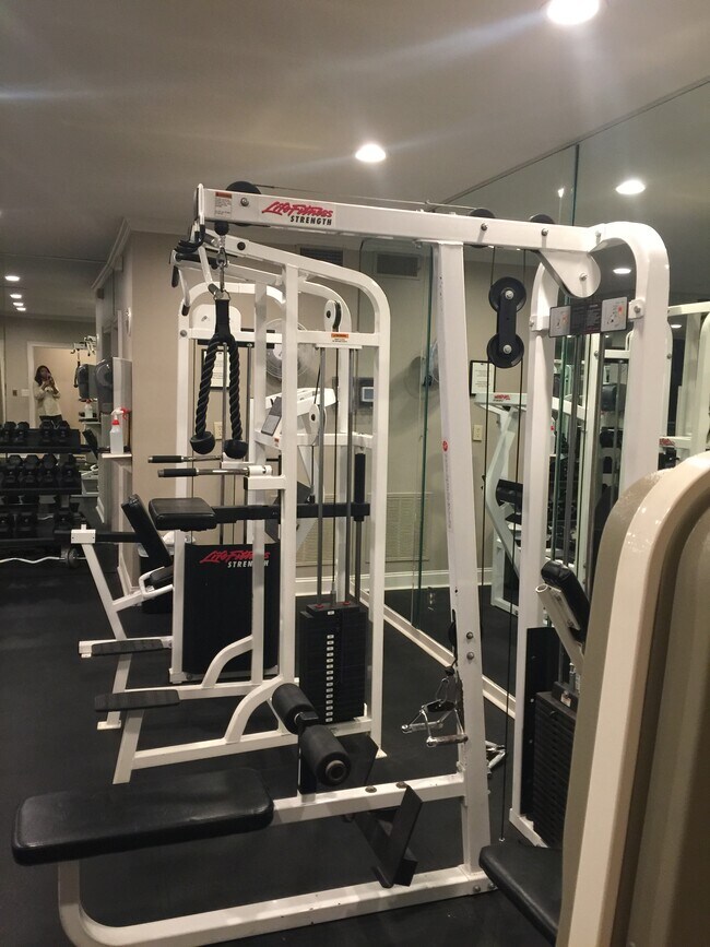 Fitness Center - 2101 River Green Dr NW