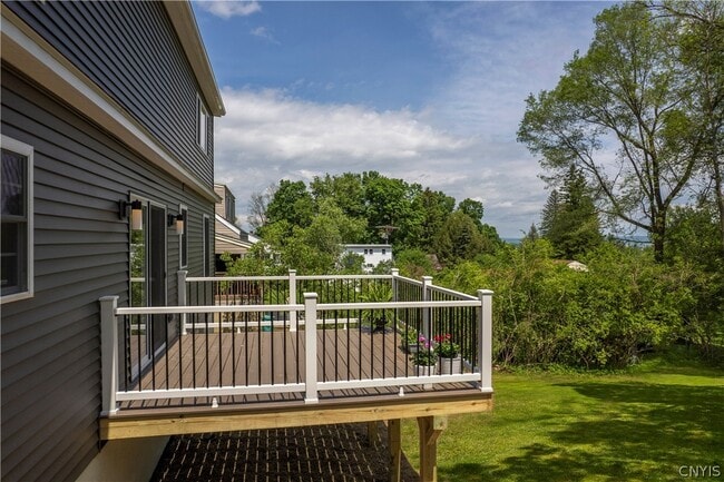 Building Photo - 8 Terrace Hill Dr