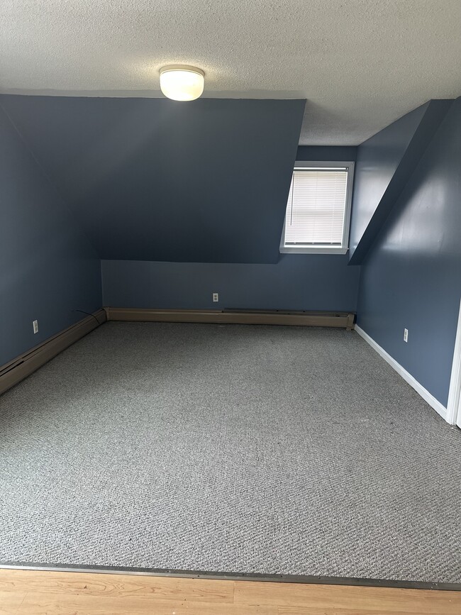 Building Photo - 8 Cornerbrook Cir