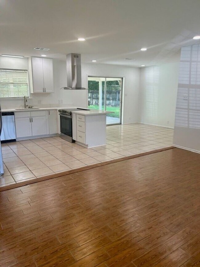 Foto del edificio - Newly renovated 3/2 home located in River Forest Covington