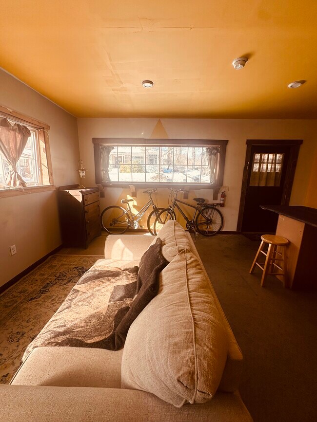 Foto del edificio - 51946 NY-10