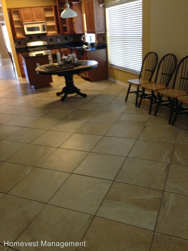 Building Photo - 13527 Emeraldview Dr