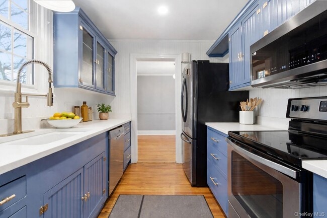 Building Photo - 37 Longview Dr