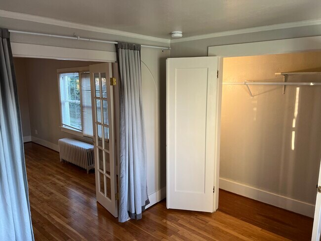 Segundo dormitorio (interior) - 412 John Adams St
