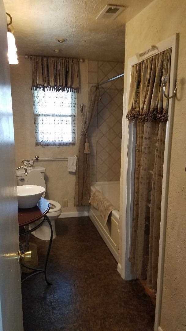 Foto del edificio - 360 N 48th St