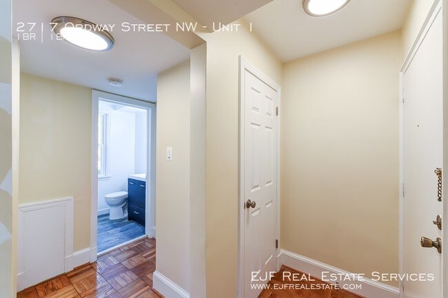 Building Photo - 2717 Ordway St NW