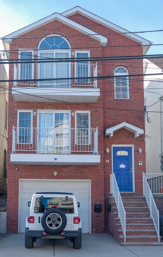 15 Seaview Ave, Greenville, NJ 07306 House Rental in Greenville, NJ